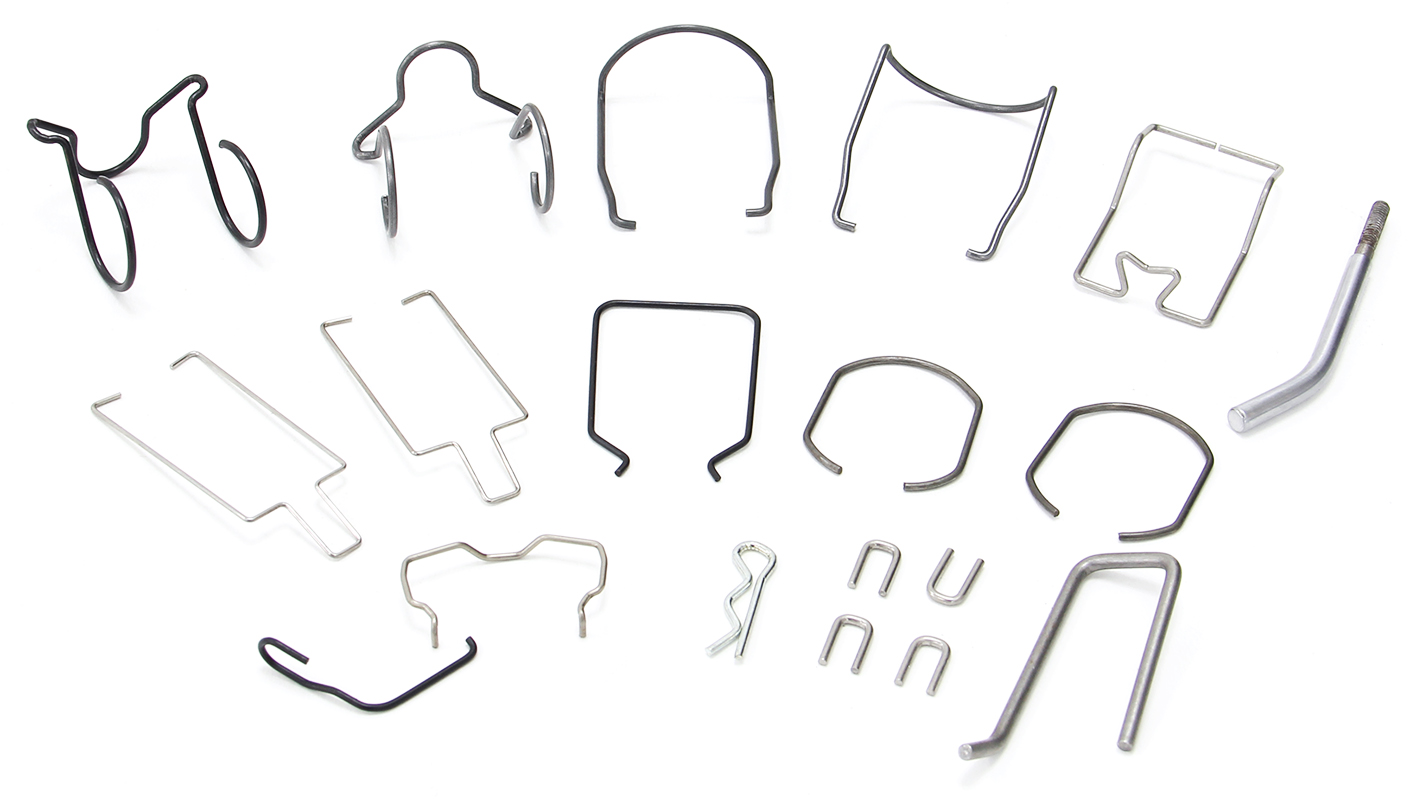 多种工业弹簧产品组合展示,不同类型弹簧整齐排列,金属材质质感强烈,工业背景,专业产品展示照片